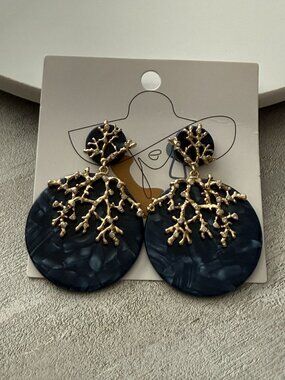 Lilly Pulitzer "Coral Cove" Drop Earrings Gold-Tone Coral Navy Marbled Discs